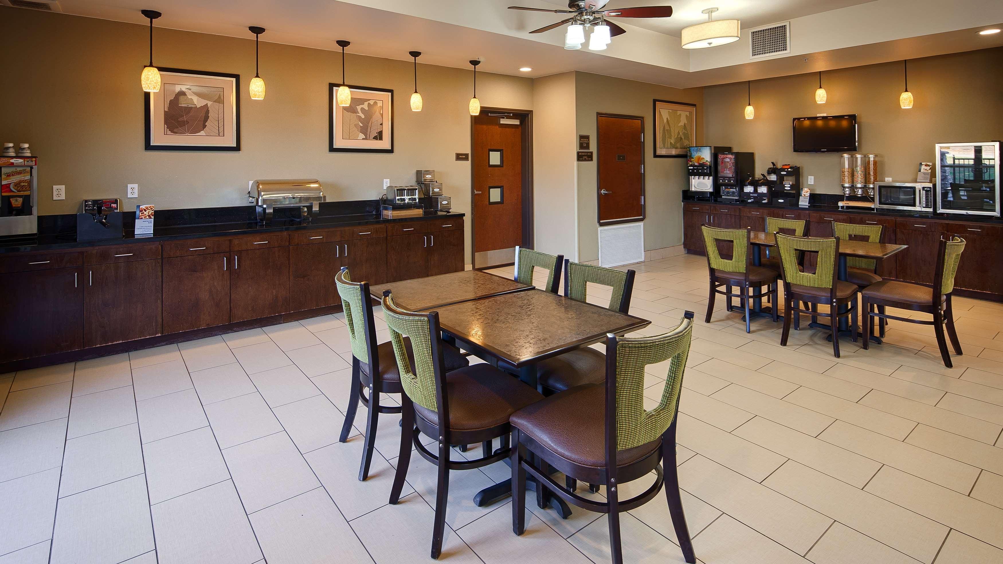 Best Western Plus Desoto Inn & Suites Mansfield Ngoại thất bức ảnh
