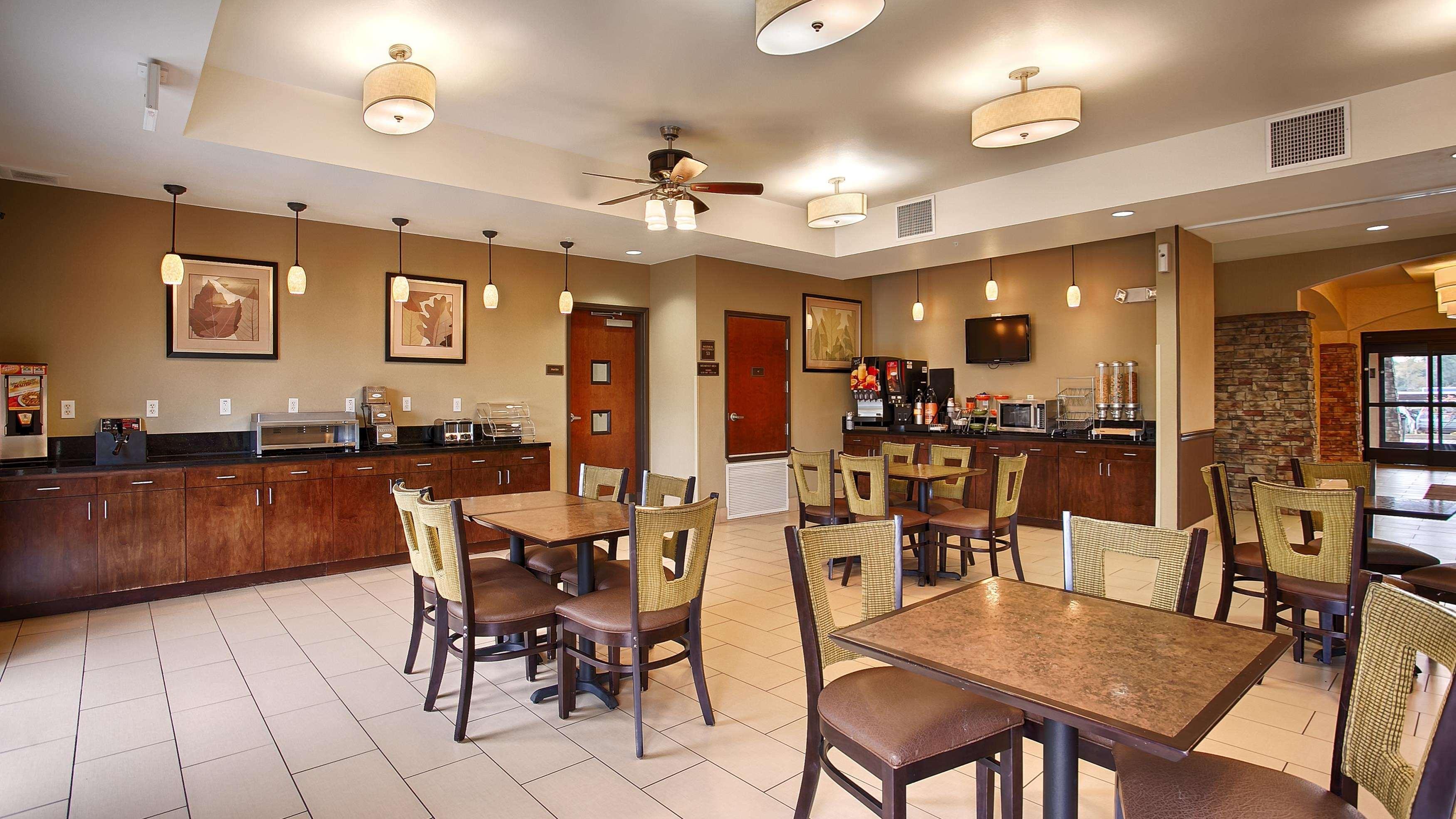 Best Western Plus Desoto Inn & Suites Mansfield Ngoại thất bức ảnh